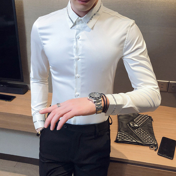 Modern tavaszi ing fényes hatású testhezálló modellel