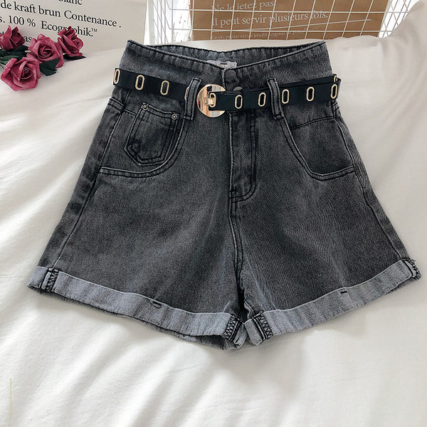 Naiste lühikesed teksad, millel on vöö ja kõrge vöökoht