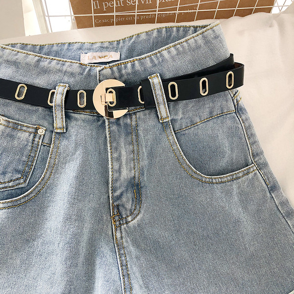 Naiste lühikesed teksad, millel on vöö ja kõrge vöökoht