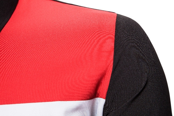 Modern férfi ing klasszikus gallérral, színes mintával