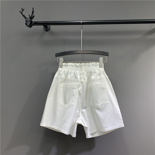 Női farmer rövidnadrág magas derékkal, fehér színben