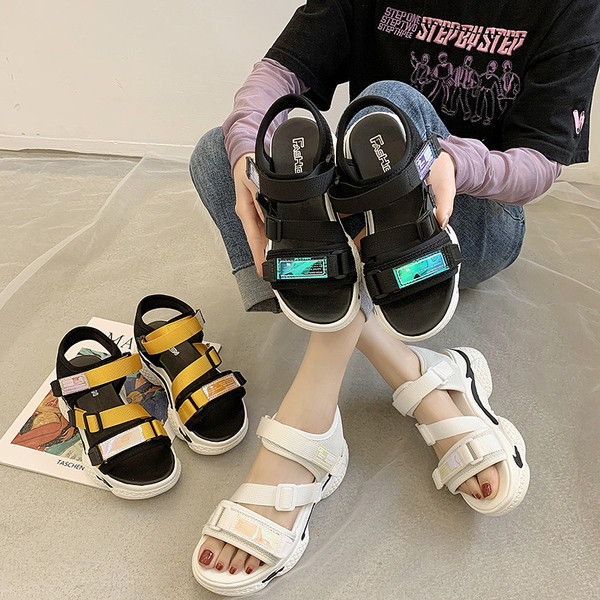 Női alkalmi textil szandál durva talppal