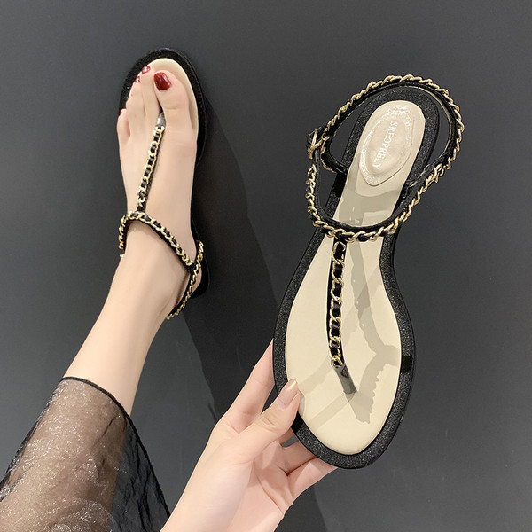 Alkalmi női szandál orrú fém díszítéssel