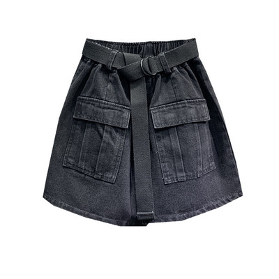 Alkalmi női rövidnadrág övvel - széles modell