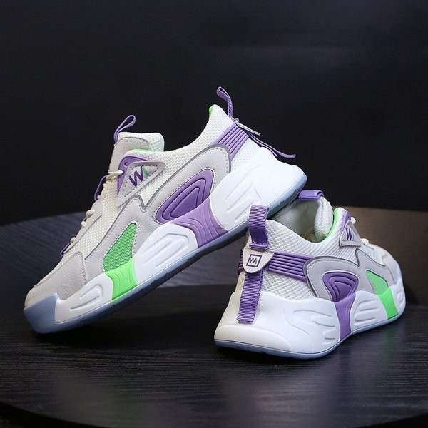 Női tornacipő lapos talppal és nyakkendővel