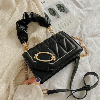 Stílusos női táska hosszú és rövid füllel, fém rögzítéssel