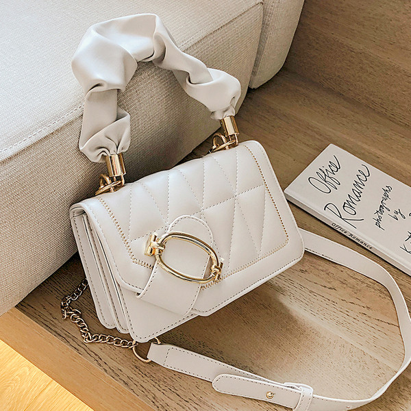 Stílusos női táska hosszú és rövid füllel, fém rögzítéssel