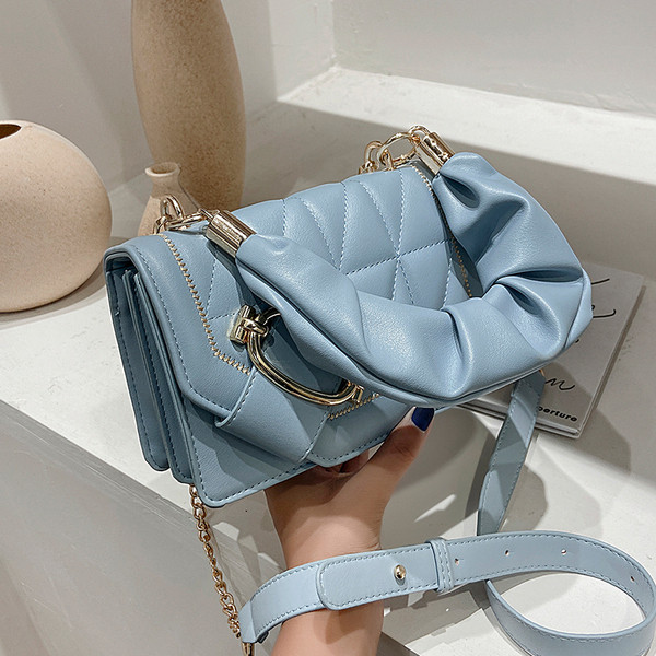 Stílusos női táska hosszú és rövid füllel, fém rögzítéssel