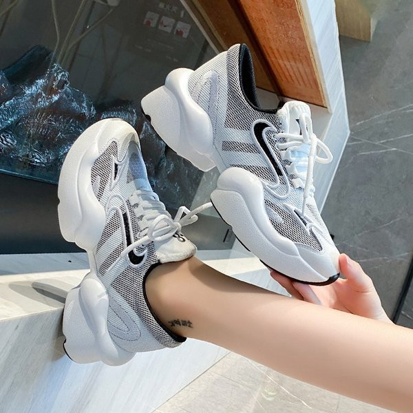 Durva talpú, fűzős női tornacipő többféle színben