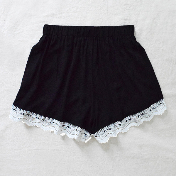 Ležerne ženske kratke hlače s visokim strukom i čipkom