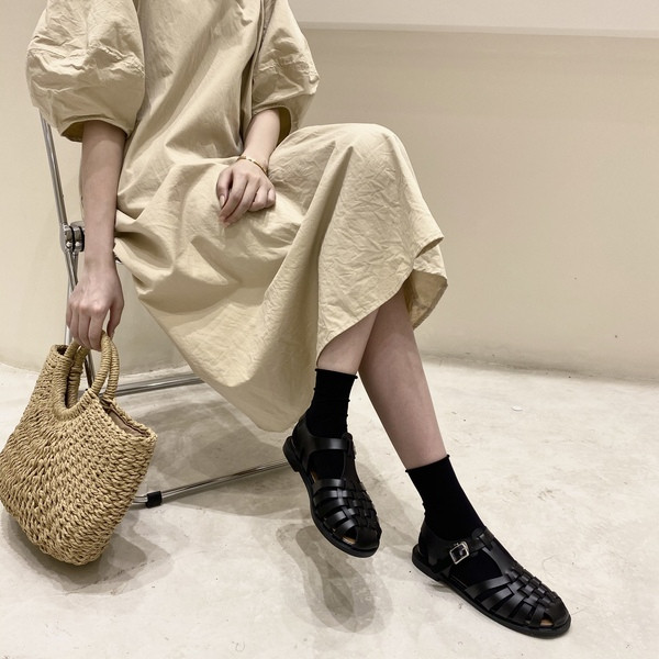 Női alkalmi szandál eko bőrből, fényes hatással