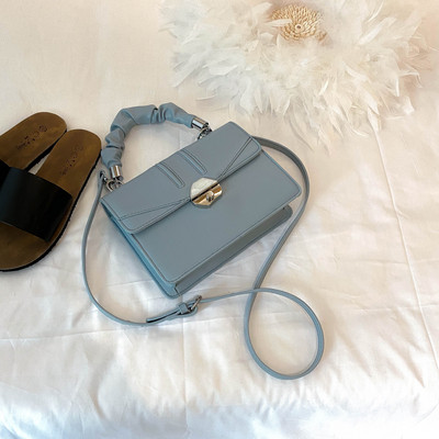 Σύγχρονη γυναικεία τσάντα από οικολογικό δέρμα με δύο λαβές