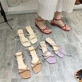 Öko bőrből készült vékony pántos női szandál, alacsony sarkú