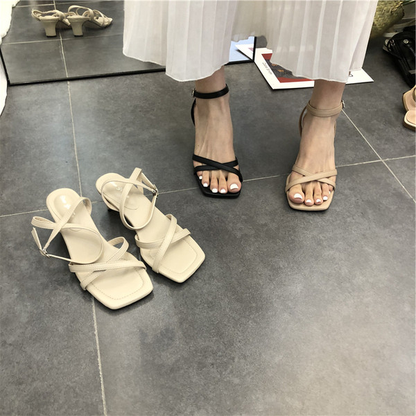 Öko bőrből készült női szandál, eco bőr pántokkal