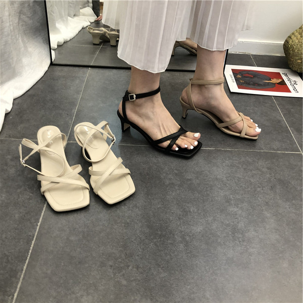 Öko bőrből készült női szandál, eco bőr pántokkal