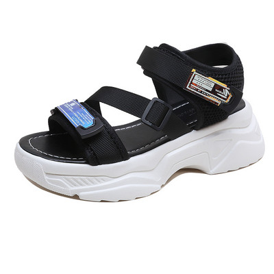 Γυναικεία σανδάλια με ψηλά πέλματα και λουράκια