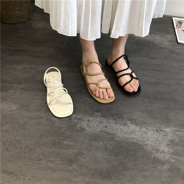 Lezser műbőr szandál vékony pánttal