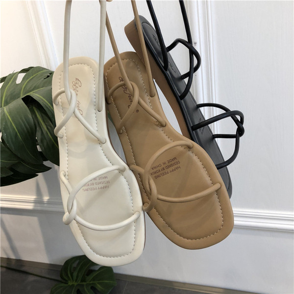 Lezser műbőr szandál vékony pánttal