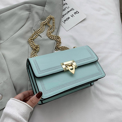 Eko bőrből készült modern női táska fém lánccal