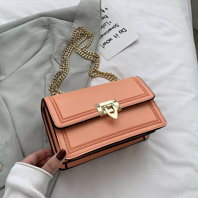 Eko bőrből készült modern női táska fém lánccal