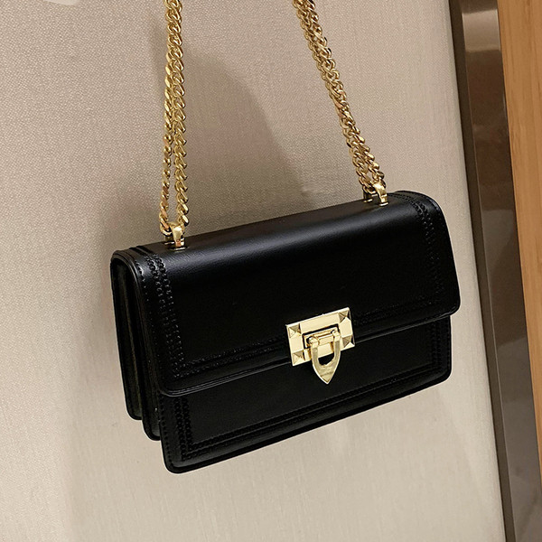 Eko bőrből készült modern női táska fém lánccal