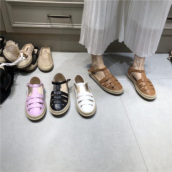 Eko bőrből készült női szandál lapos talppal