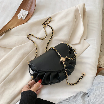 Eko bőrből készült stílusos női táska hosszú fémlánccal