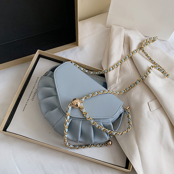 Eko bőrből készült stílusos női táska hosszú fémlánccal