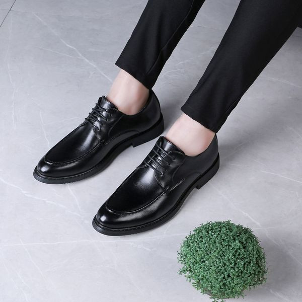 Formális férfi műbőr cipő fűzős