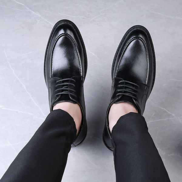 Formális férfi műbőr cipő fűzős