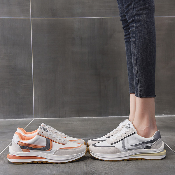 Alkalmi női tornacipő fűzővel, lapos talppal, két színben