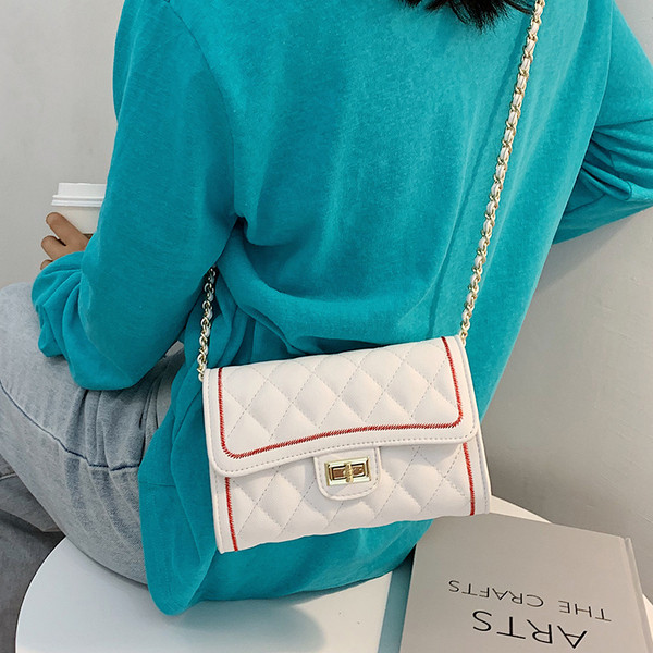 Eko bőrből készült modern női táska hosszú lánccal