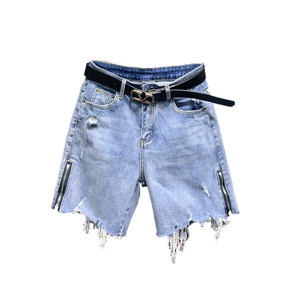 Alkalmi női farmer övvel, cipzárral és szakadt elemekkel