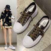 Divatos női cipők fűzővel és lapos talppal, öko bőrből