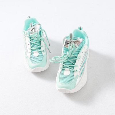 Νέο μοντέλο καλοκαιρινά αθλητικά παπούτσια από οικολογικό δέρμα και υφάσματα