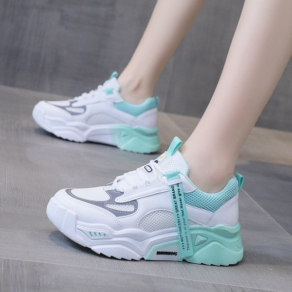 Γυναικεία πάνινα παπούτσια με κορδόνια και ψηλή σόλα