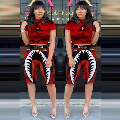 Női szett rövid felsőből és leggingsből