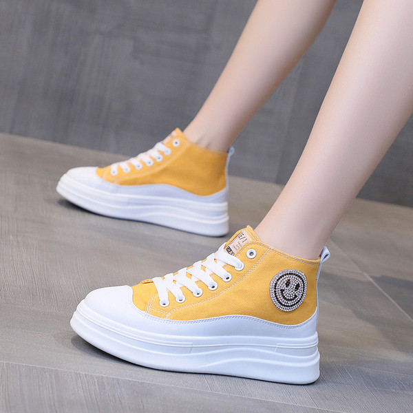 Naiste vabaaja tossud lipsude ja aplikatsiooniga