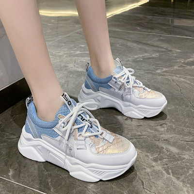 Modern női tornacipő műbőr fűzővel, két színben