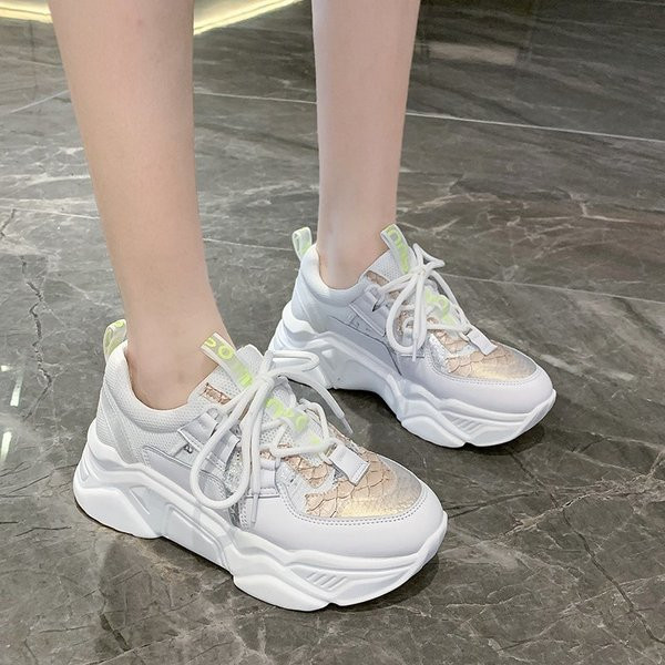 Modern női tornacipő műbőr fűzővel, két színben