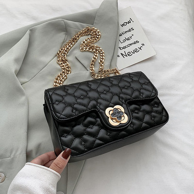 Modern női táska eko bőrből, fém rögzítéssel