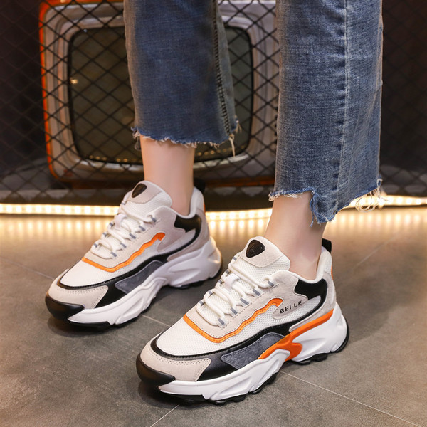 Alkalmi női tornacipő új modellje fűzővel és durva talppal