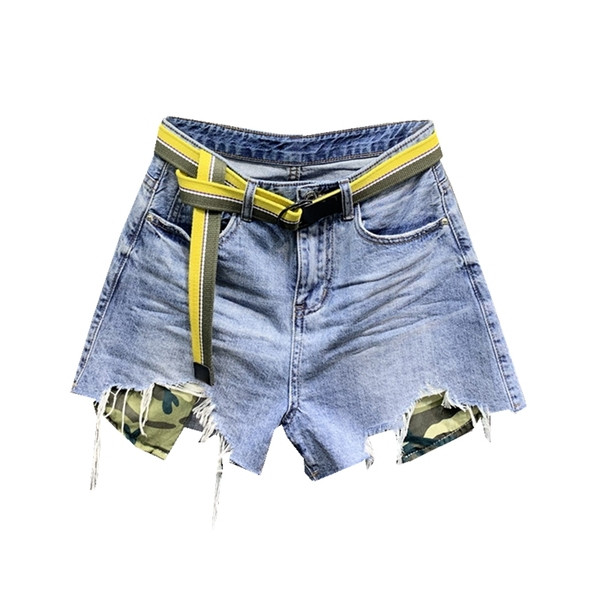 Lezser farmer rövidnadrág szakadt elemekkel és övvel