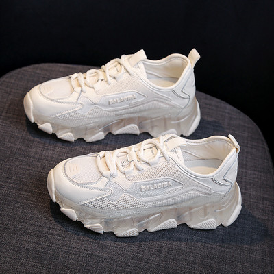 Női tornacipő új modellje szilikon talppal és fűzővel