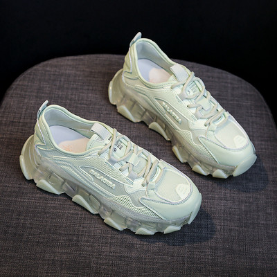 Női tornacipő új modellje szilikon talppal és fűzővel