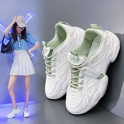 Új női tornacipő modell durva textil talppal