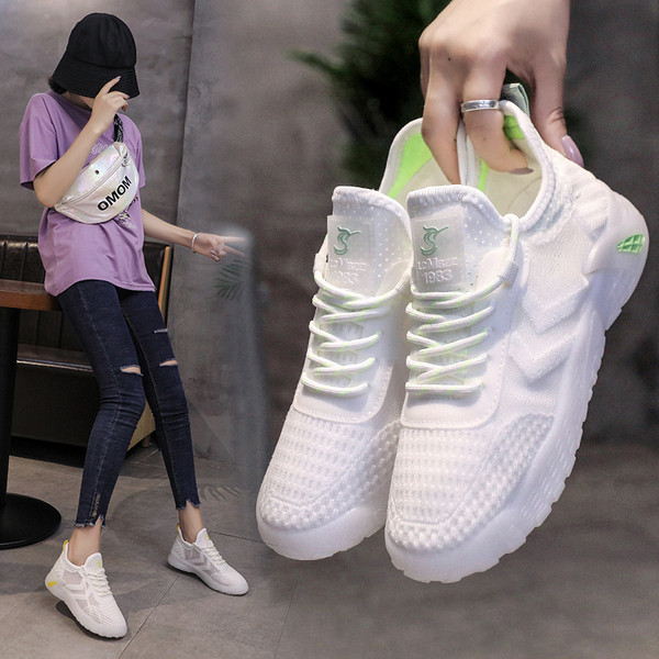 Σύγχρονα γυναικεία πάνινα παπούτσια με κορδόνια και επίπεδη σόλα