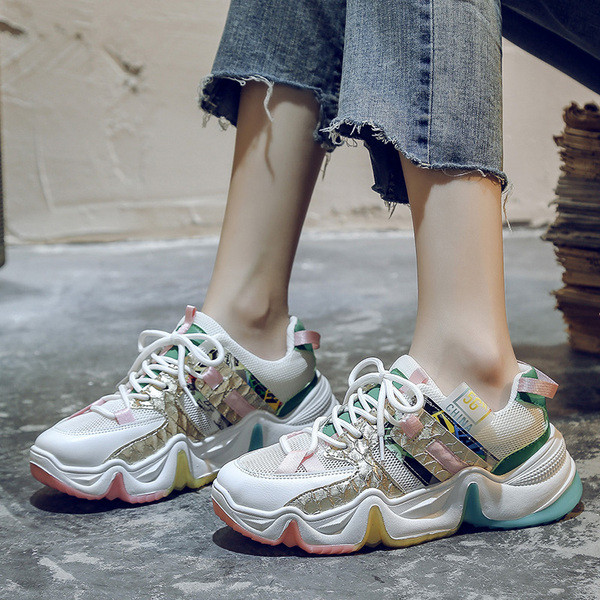 Naiste vabaaja tossud paelte ja värvilise tallaga