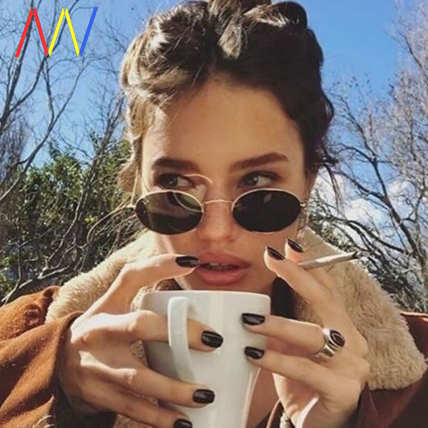 Modern, kerek napszemüveg