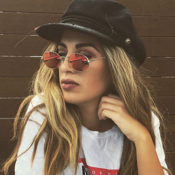 Modern, kerek napszemüveg